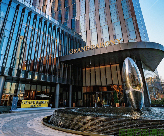 攀枝花某酒店餐厅厨房油烟机和烟道清洗案例