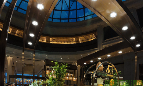 攀枝花某餐厅厨房油烟机和烟道清洗案例